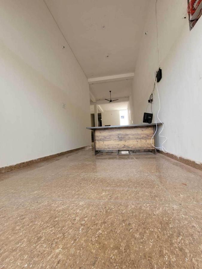 Oyo Hotel Hastinapur Palace Meerut Εξωτερικό φωτογραφία